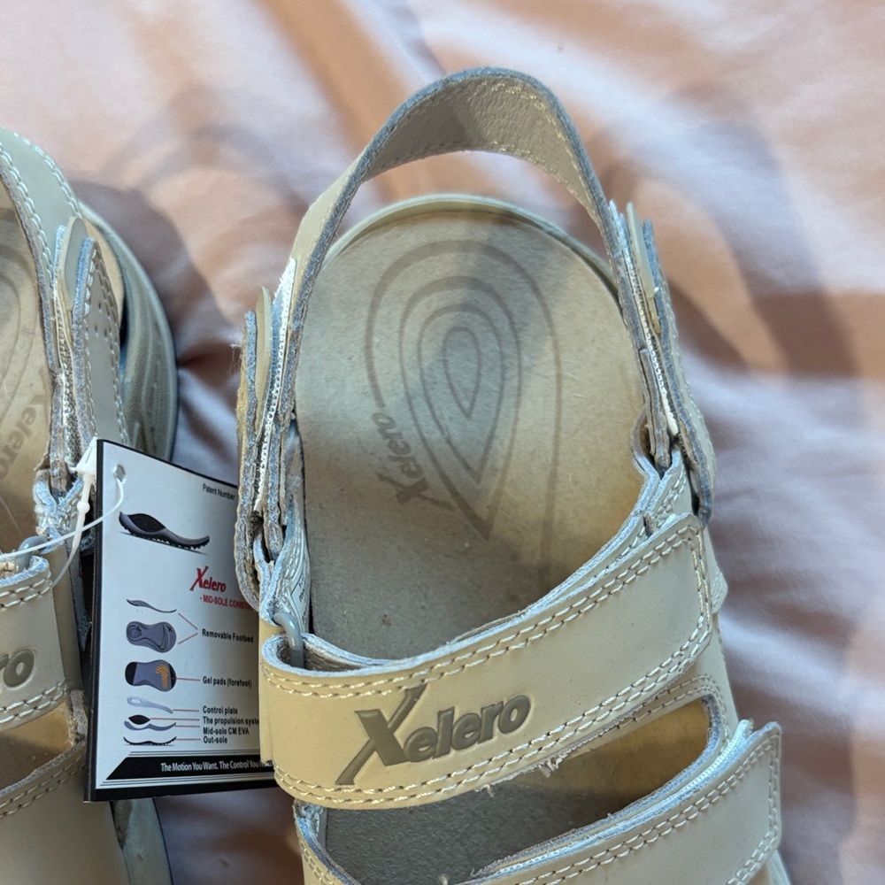 XELERO Athletic Sandals - Cream straps NWT - Picture 6 of 16
